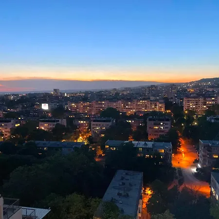 апартамент Flowers Apartamento Varna