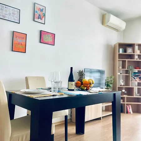 апартамент Flowers شقة فارنا