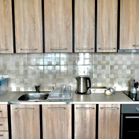 апартамент Flowers شقة فارنا