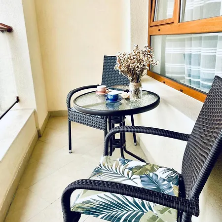 апартамент Flowers فارنا