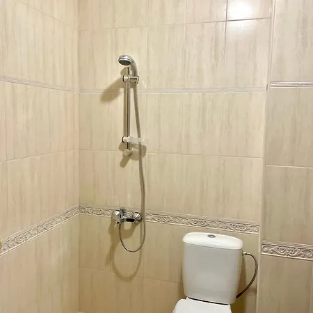 апартамент Flowers فارنا