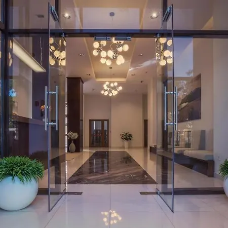 апартамент Flowers شقة *